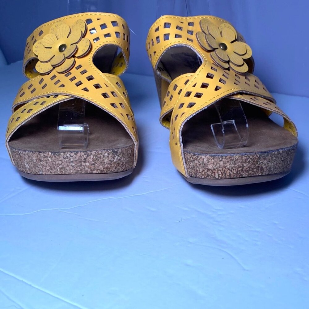 Yellow Cut-Out Floral Cork Wedge Sandals 5.5 Faux Leather Upper Casual Country - Picture 3 of 7